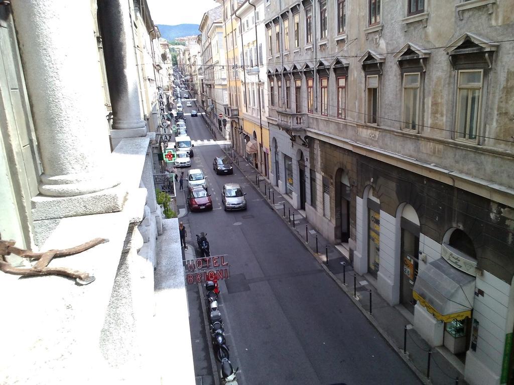 Hotel Brioni Триест Екстериор снимка