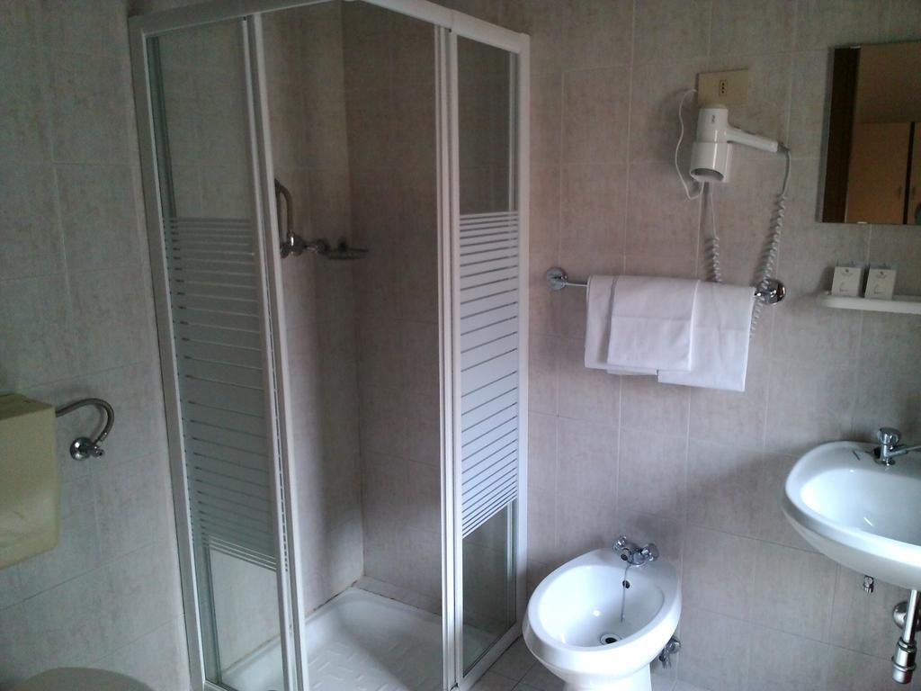 Hotel Brioni Триест Екстериор снимка